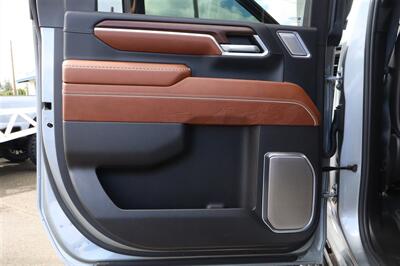 2025 GMC Sierra 3500 Denali Ultimate  LIFTED DIESEL 24  " RIMS 37 " TIRES TRUCK 4X4 LOADED - Photo 26 - Gresham, OR 97030