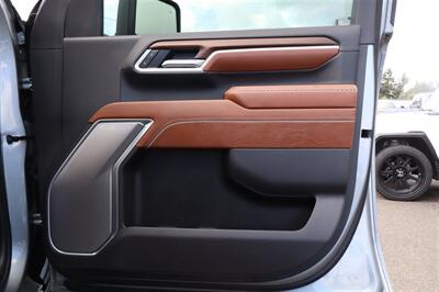 2025 GMC Sierra 3500 Denali Ultimate  LIFTED DIESEL 24  " RIMS 37 " TIRES TRUCK 4X4 LOADED - Photo 32 - Gresham, OR 97030