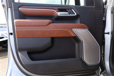 2025 GMC Sierra 3500 Denali Ultimate  LIFTED DIESEL 24  " RIMS 37 " TIRES TRUCK 4X4 LOADED - Photo 16 - Gresham, OR 97030