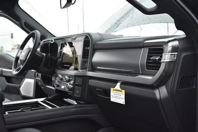 2025 Ford F-450 Super Duty Platinum  LIFTED LONG BED 450 PLATINUM DIESEL 4X4 LOADED - Photo 31 - Gresham, OR 97030