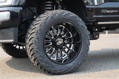 2024 Ford F-350 Platinum LIFTED DIESEL TRUCK 4X4 LOADED - Photo 13 - Gresham, OR 97030
