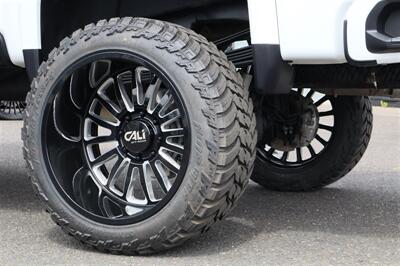2025 GMC Sierra 3500 Denali  LIFTED DIESEL TRUCK 4X4 LOADED - Photo 39 - Gresham, OR 97030