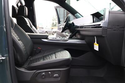 2026 Cadillac Escalade-V V-SERIES 6.2L SUPER  6.2L SUPER CHARGED 26 " RIMS SUPER CRUISE LOADED - Photo 33 - Gresham, OR 97030