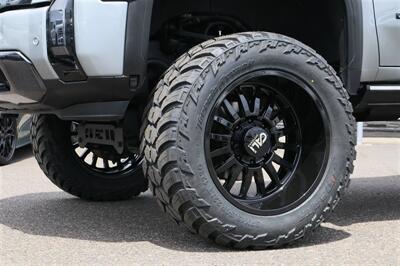 2024 GMC Sierra 2500 Denali Ultimate LIFTED DIESEL TRUCK 4X4 22 " RIMS 37 " TIRES LOADED - Photo 13 - Gresham, OR 97030