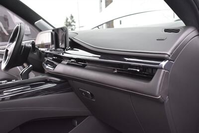 2023 Cadillac Escalade-V ESV  ESV AWD 6.2L SUPER CHARGED LOADED - Photo 37 - Gresham, OR 97030