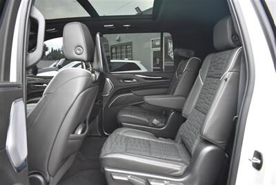 2023 Cadillac Escalade-V ESV  ESV AWD 6.2L SUPER CHARGED LOADED - Photo 26 - Gresham, OR 97030