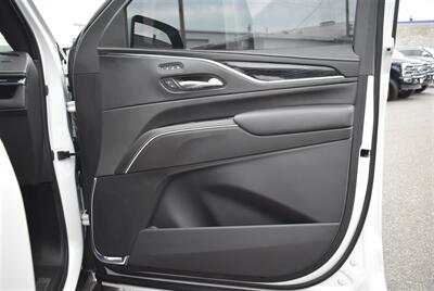 2023 Cadillac Escalade-V ESV  ESV AWD 6.2L SUPER CHARGED LOADED - Photo 34 - Gresham, OR 97030