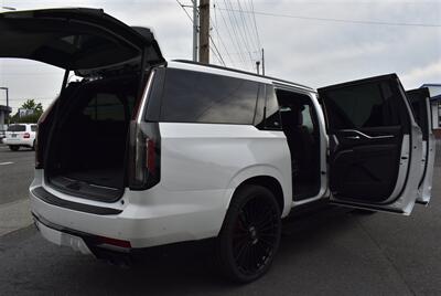 2023 Cadillac Escalade-V ESV  ESV AWD 6.2L SUPER CHARGED LOADED - Photo 42 - Gresham, OR 97030