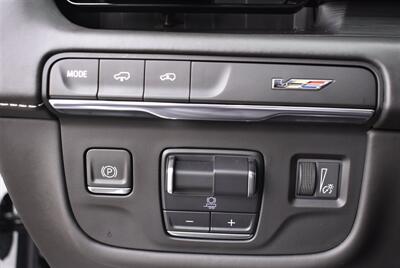 2023 Cadillac Escalade-V ESV  ESV AWD 6.2L SUPER CHARGED LOADED - Photo 18 - Gresham, OR 97030
