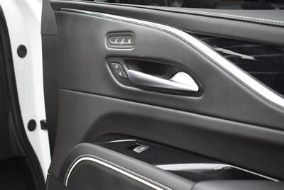 2023 Cadillac Escalade-V ESV  ESV AWD 6.2L SUPER CHARGED LOADED - Photo 35 - Gresham, OR 97030