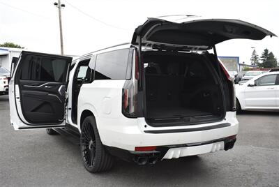 2023 Cadillac Escalade-V ESV  ESV AWD 6.2L SUPER CHARGED LOADED - Photo 40 - Gresham, OR 97030