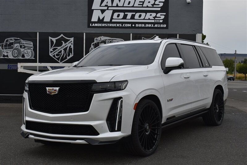 2023 Cadillac Escalade-V ESV ESV AWD 6.2L SUPER CHARGED LOADED - Photo 1 - Gresham, OR 97030