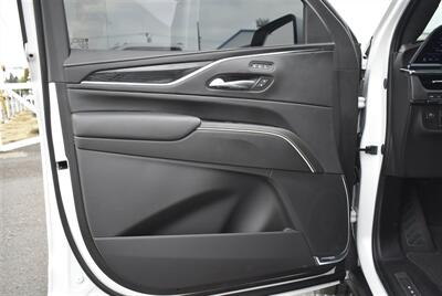 2023 Cadillac Escalade-V ESV  ESV AWD 6.2L SUPER CHARGED LOADED - Photo 13 - Gresham, OR 97030