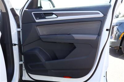 2021 Volkswagen Atlas SEL Premium 4Motion  GAS SAVER 6 PASSANGER - Photo 28 - Gresham, OR 97030