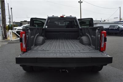 2025 Ford F-450 Super Duty PLATINUM  LIFTED HI OUT PUT DIESEL LOADED - Photo 37 - Gresham, OR 97030