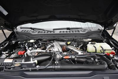 2025 Ford F-450 Super Duty PLATINUM  LIFTED HI OUT PUT DIESEL LOADED - Photo 9 - Gresham, OR 97030