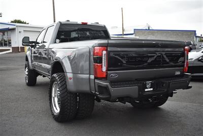 2025 Ford F-450 Super Duty PLATINUM  LIFTED HI OUT PUT DIESEL LOADED - Photo 3 - Gresham, OR 97030