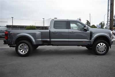 2025 Ford F-450 Super Duty PLATINUM  LIFTED HI OUT PUT DIESEL LOADED - Photo 6 - Gresham, OR 97030