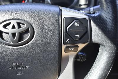 2018 Toyota 4Runner SR5 Premium  ROOF RACK 4X4 CLEAN TITEL - Photo 16 - Gresham, OR 97030