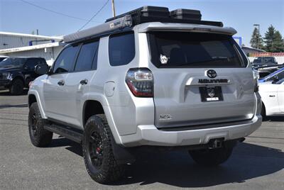 2018 Toyota 4Runner SR5 Premium  ROOF RACK 4X4 CLEAN TITEL - Photo 3 - Gresham, OR 97030
