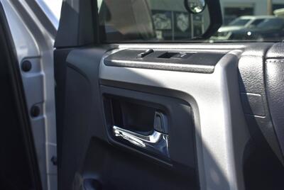 2018 Toyota 4Runner SR5 Premium  ROOF RACK 4X4 CLEAN TITEL - Photo 30 - Gresham, OR 97030