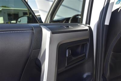 2018 Toyota 4Runner SR5 Premium  ROOF RACK 4X4 CLEAN TITEL - Photo 23 - Gresham, OR 97030