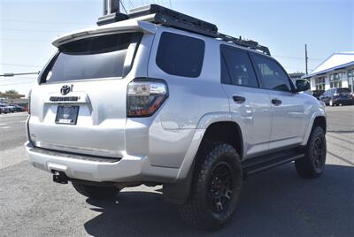 2018 Toyota 4Runner SR5 Premium  ROOF RACK 4X4 CLEAN TITEL - Photo 5 - Gresham, OR 97030