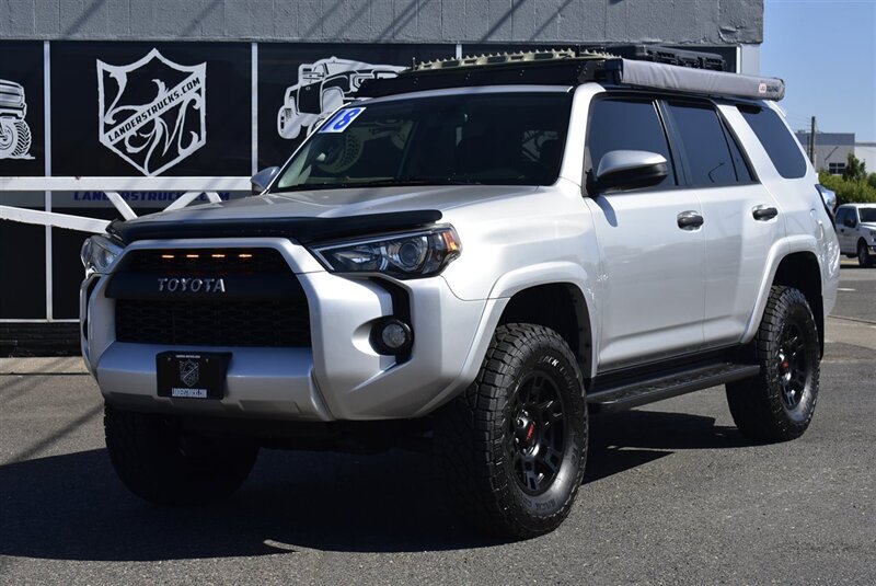2018 Toyota 4Runner SR5 Premium ROOF RACK 4X4 CLEAN TITEL - Photo 1 - Gresham, OR 97030