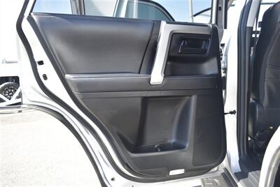 2018 Toyota 4Runner SR5 Premium  ROOF RACK 4X4 CLEAN TITEL - Photo 22 - Gresham, OR 97030