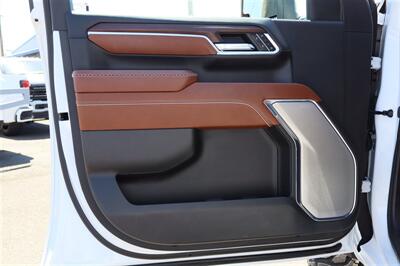 2024 GMC Sierra 3500 Denali Ultimate LIFTED DIESEL TRUCK 4X4 LOADED - Photo 16 - Gresham, OR 97030
