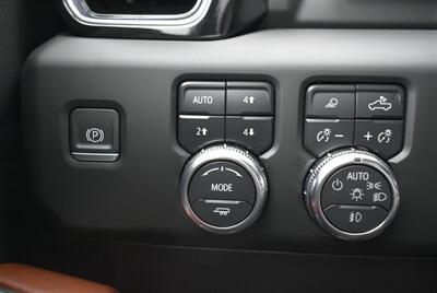 2024 GMC Sierra 3500 Denali Ultimate  LIFTED DIESEL TRUCK 4X4 LOADED - Photo 37 - Gresham, OR 97030