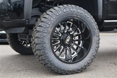 2025 GMC Sierra 3500 Denali Ultimate LIFTED DIESEL TRUCK 4X4 LOADED - Photo 12 - Gresham, OR 97030