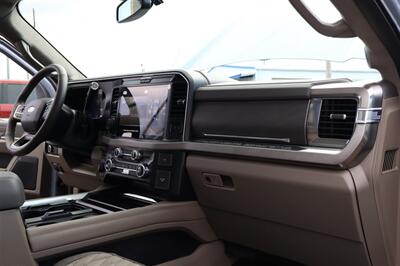 2026 Ford F-450 Super Duty PLATINUM PLUS  LVLED HI OUTPUT PLATIMUN PLUS 22 AND 37 LOADED - Photo 31 - Gresham, OR 97030