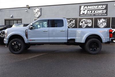 2026 Ford F-450 Super Duty PLATINUM PLUS  LVLED HI OUTPUT PLATIMUN PLUS 22 AND 37 LOADED - Photo 2 - Gresham, OR 97030