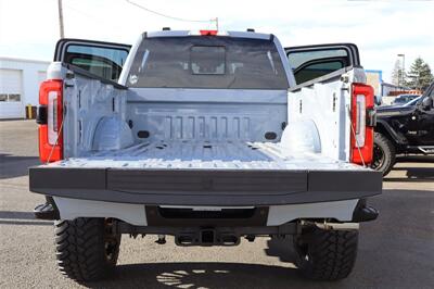 2025 Ford F-350 Platinum  LIFTED DIESEL 6.7 GLACIER GREY TRUCK 4X4 LOADED - Photo 35 - Gresham, OR 97030