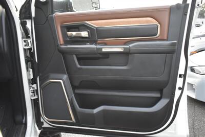 2021 RAM 3500 Limited Longhorn MEGA CAB DIESEL 6.7 L AISIN TRANS LIFTED LOADED - Photo 30 - Gresham, OR 97030