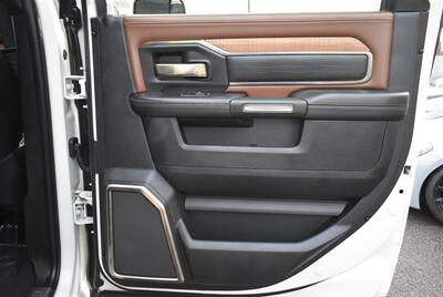 2021 RAM 3500 Limited Longhorn MEGA CAB DIESEL 6.7 L AISIN TRANS LIFTED LOADED - Photo 29 - Gresham, OR 97030