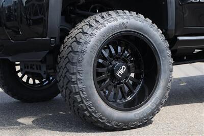 2025 GMC Sierra 3500 Denali Ultimate  LIFTED DIESEL TRUCK 4X4 LOADED - Photo 12 - Gresham, OR 97030
