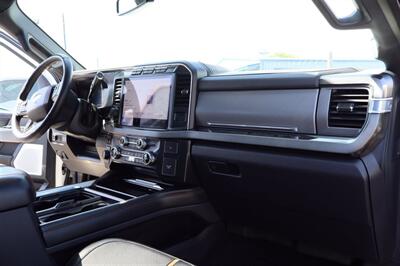 2024 Ford F-250 Platinum  LIFTED DIESEL TRUCK 4X4 LOADED - Photo 36 - Gresham, OR 97030
