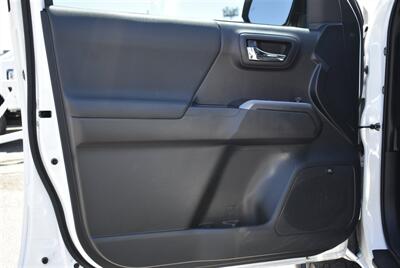 2020 Toyota Tacoma TRD Sport  LIFTED 46 LEATHER MOON ROOF 4X4 LOADED - Photo 11 - Gresham, OR 97030