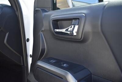 2020 Toyota Tacoma TRD Sport  LIFTED 46 LEATHER MOON ROOF 4X4 LOADED - Photo 28 - Gresham, OR 97030