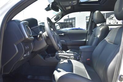 2020 Toyota Tacoma TRD Sport  LIFTED 46 LEATHER MOON ROOF 4X4 LOADED - Photo 13 - Gresham, OR 97030