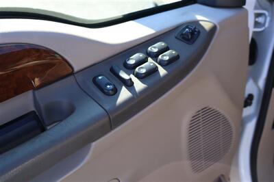 2002 Ford Excursion Limited  7.3L DIESEL 4X4 3RD ROW LEATHER LOADED - Photo 12 - Gresham, OR 97030