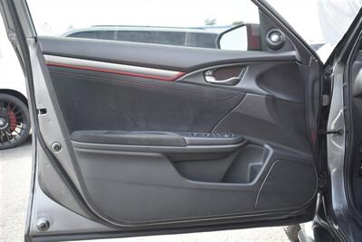 2018 Honda Civic Type R Touring  6 SPEED MANUAL LOADED - Photo 11 - Gresham, OR 97030