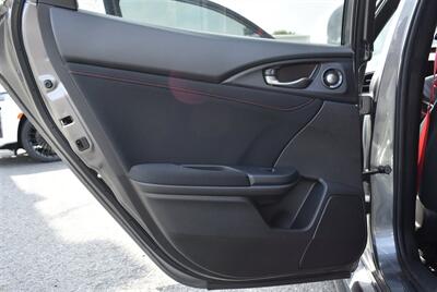 2018 Honda Civic Type R Touring  6 SPEED MANUAL LOADED - Photo 19 - Gresham, OR 97030