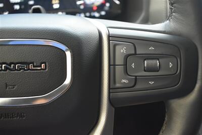 2023 GMC Yukon Denali  6.6L XL MAX TOW LOADED - Photo 17 - Gresham, OR 97030