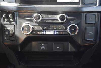 2024 Ford F-350 Lariat  6 PASSANGER LONG BED 4X4 DIESEL LOADED - Photo 20 - Gresham, OR 97030