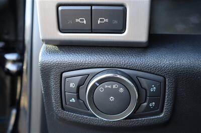 2016 Ford F-150 Platinum  5.0L 4X4 LIFTED  35 " TIRES LOADED - Photo 19 - Gresham, OR 97030