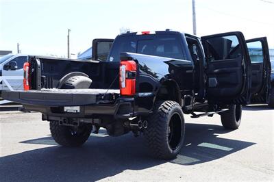 2024 Ford F-350 Platinum BLACK ON BLACK LIFTED DIESEL TRUCK 4X4 LOADED - Photo 44 - Gresham, OR 97030