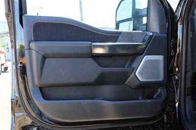 2024 Ford F-350 Platinum BLACK ON BLACK LIFTED DIESEL TRUCK 4X4 LOADED - Photo 17 - Gresham, OR 97030